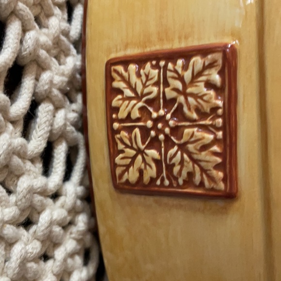 Fitz & Floyd Del Vino Casserole Dish w/Lid - Picture 4 of 12